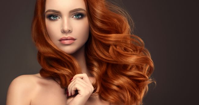 Рыжая девушка с длинными волосами 2