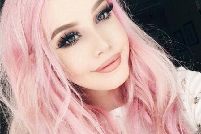 Девушка с розовыми волосами 7
