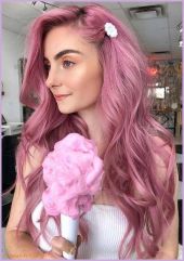 Девушка с розовым оттенком волос 3