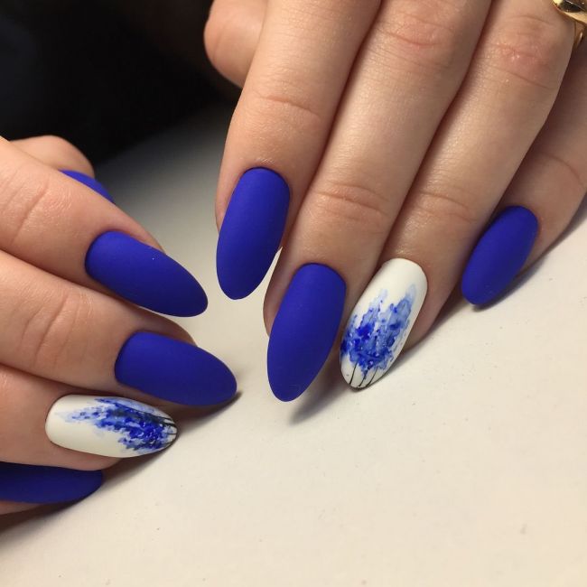 Синие ногти с рисунком