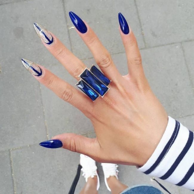 Необычные синие ногти